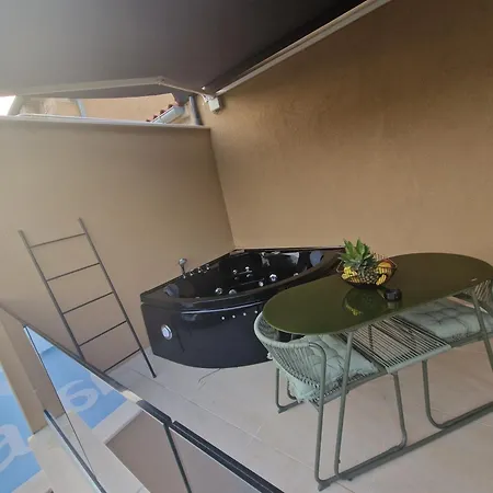 Oli 1 شقة *